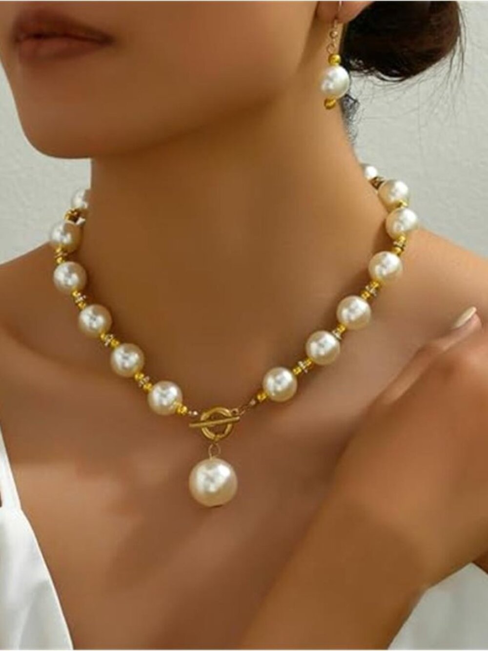 Chunky Pearl Necklaces for Women Gold Pearl Choker Necklace and Earrings Set